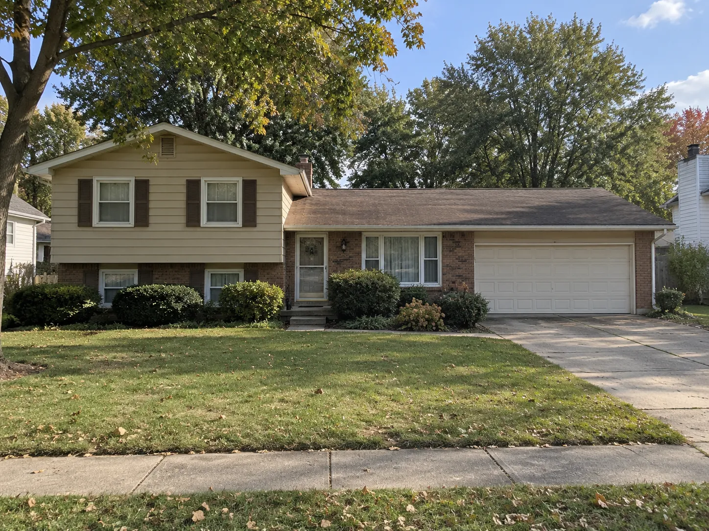 Established suburban home in Lancaster, Ohio with dated exterior features